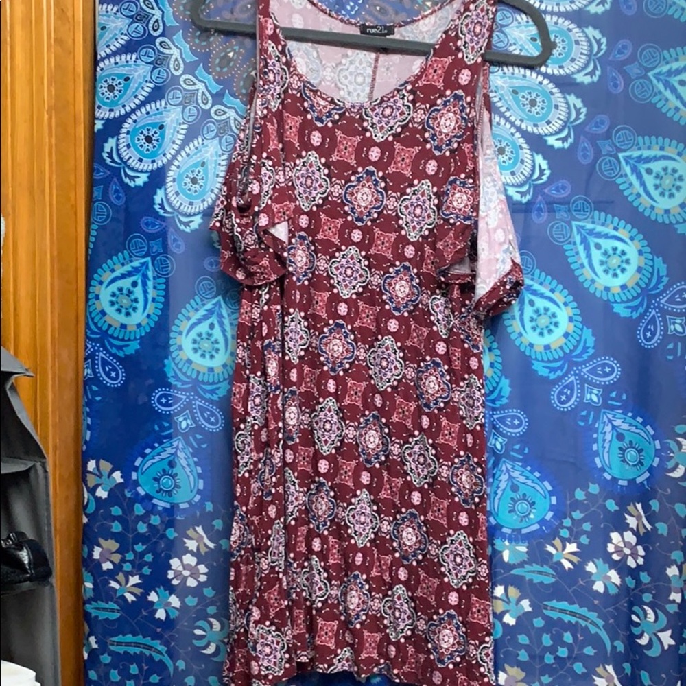 Patterned maroon dress